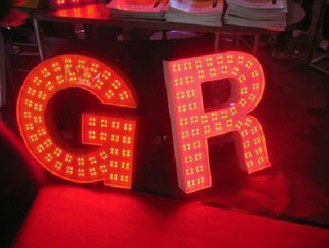 梨林LED发光字常见的安装误区。