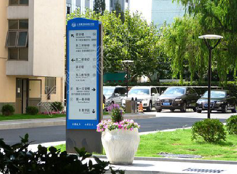 梨林哪些因素影响宣传栏的制作？